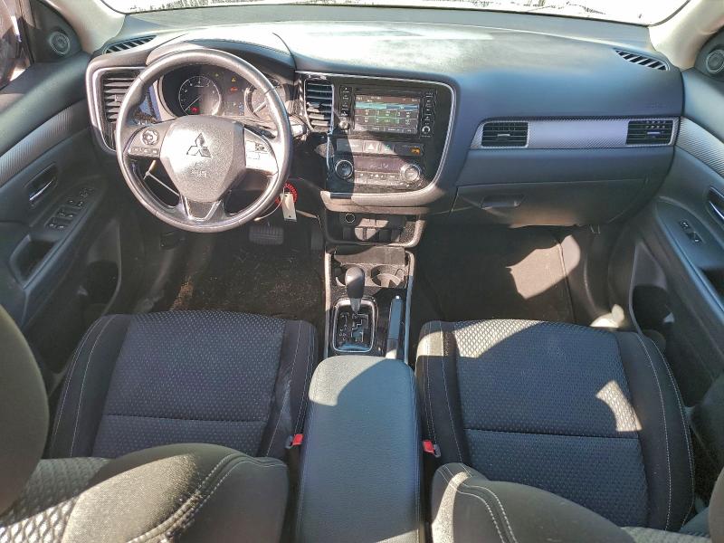 Photo 8 from auction – 2017 MITSUBISHI OUTLANDER with VIN JA4AD2A38HZ041832