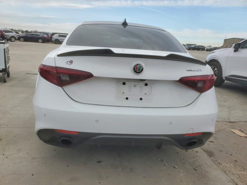 Photo 6 from auction – 2022 ALFA ROMEO GIULIA SUP with VIN ZARFAMBN5N7665374