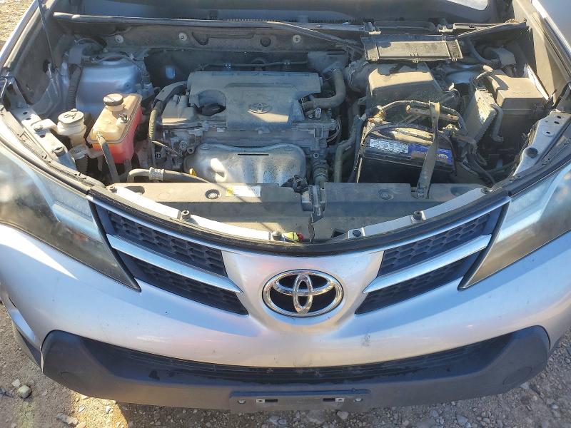 Photo 11 from auction – 2015 TOYOTA RAV4 XLE with VIN JTMWFREV5FD069723