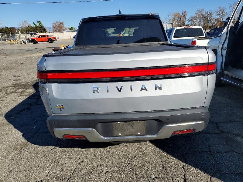 Photo 6 from auction – 2022 RIVIAN R1T with VIN 7FCTGAAL7NN011718