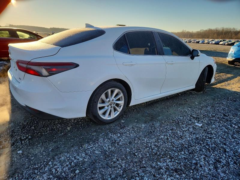 Photo 3 from auction – 2022 TOYOTA CAMRY with VIN 4T1C11AK3NU681668