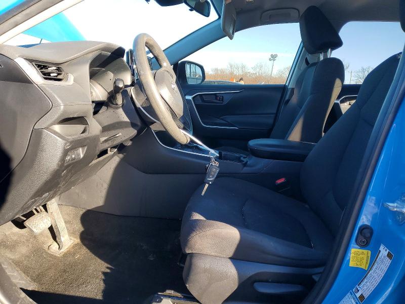 Photo 7 from auction – 2020 TOYOTA RAV4 LE with VIN JTMF1RFV0LD068195