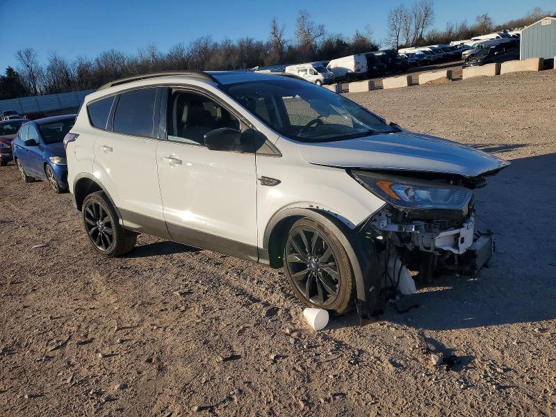Photo 4 from auction – 2018 FORD ESCAPE with VIN 1FMCU9GDXJUA17828