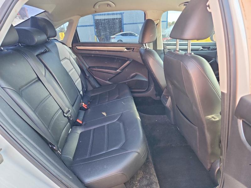 Photo 10 from auction – 2018 VOLKSWAGEN PASSAT with VIN 1VWAA7A32JC036806