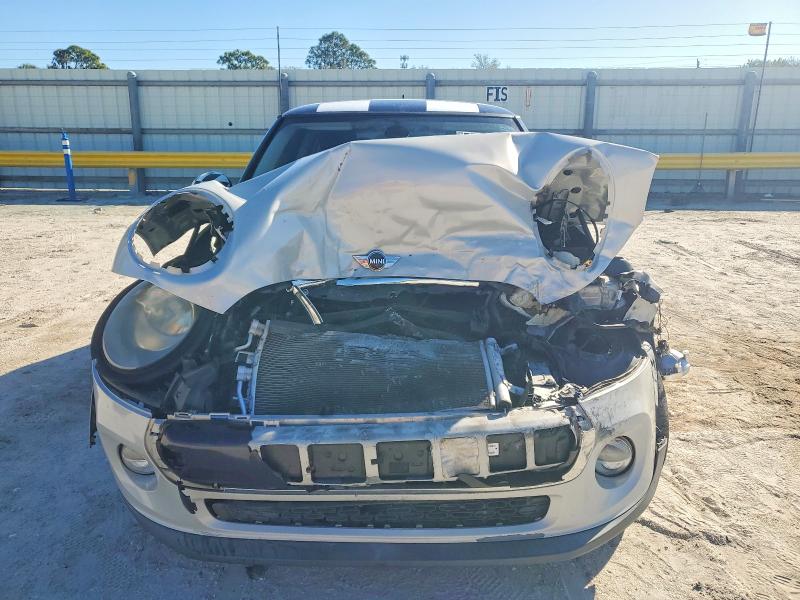 Photo 5 from auction – 2016 MINI COOPER with VIN WMWXP5C56G2D15060