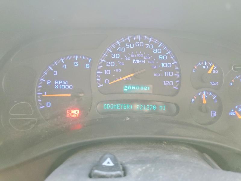Photo 9 from auction – 2004 CHEVROLET SILVERADO with VIN 1GCEC19X84Z230227