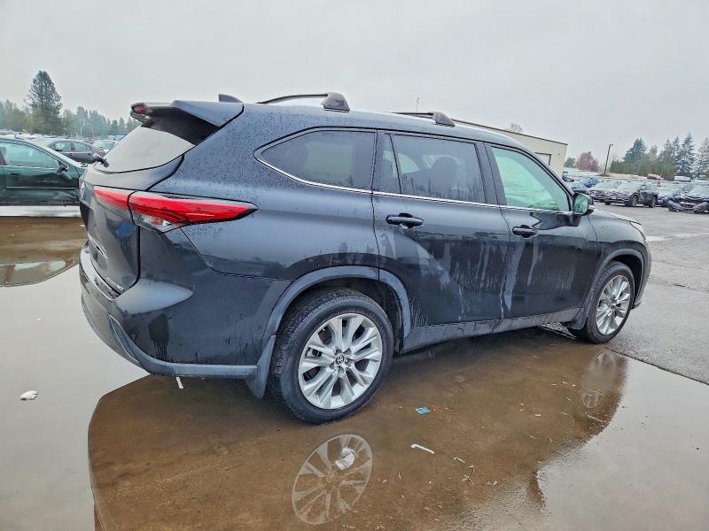 Photo 3 from auction – 2021 TOYOTA HIGHLANDER with VIN 5TDDZRBHXMS078447