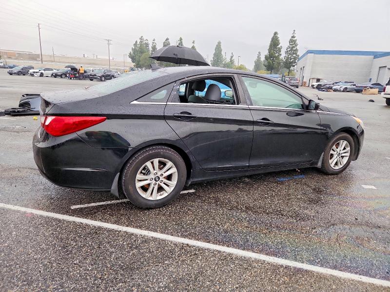 Photo 3 from auction – 2012 HYUNDAI SONATA with VIN 5NPEB4AC4CH351596