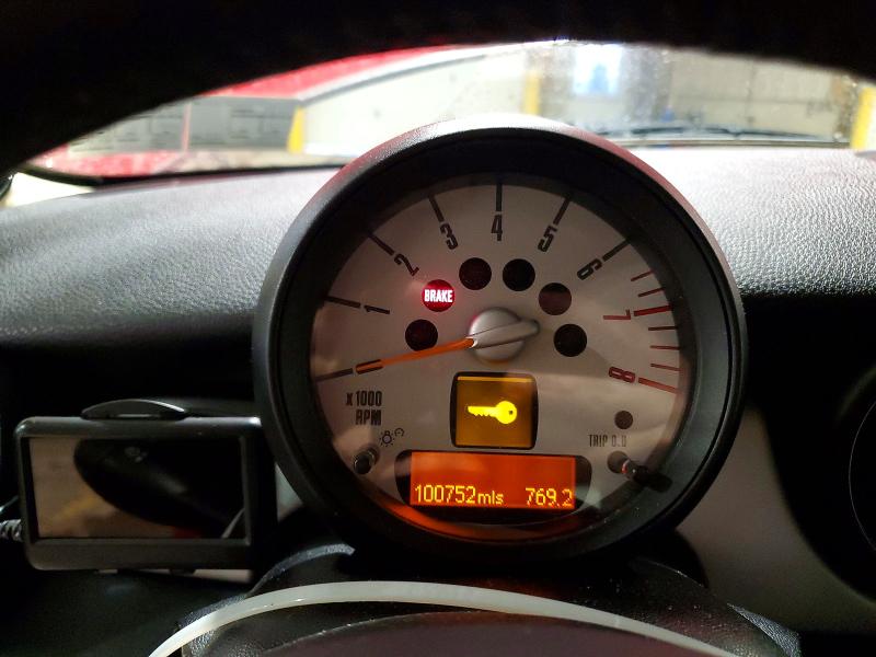 Photo 9 from auction – 2011 MINI COOPER with VIN WMWSU3C50BT183128