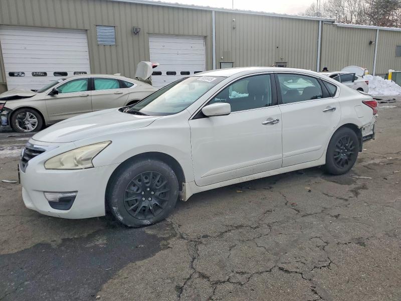 NISSAN ALTIMA 2.5 2015 with VIN 1N4AL3AP2FN880161 - Photo from auction