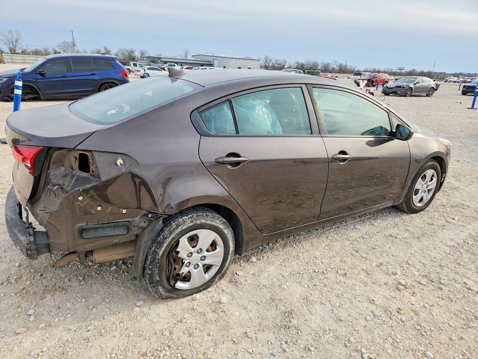 Photo 3 from auction – 2017 KIA FORTE with VIN 3KPFK4A72HE147074