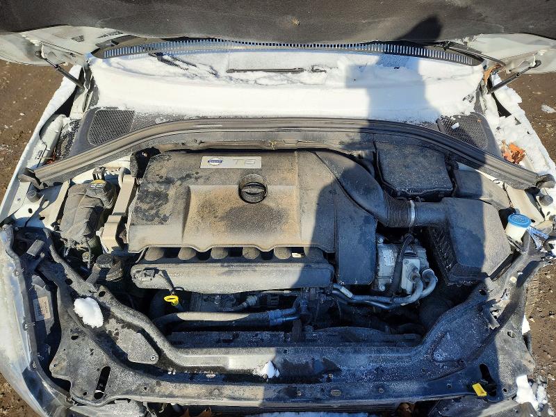 Photo 12 from auction – 2016 VOLVO XC60 T6 PR with VIN YV4902RKXG2828883