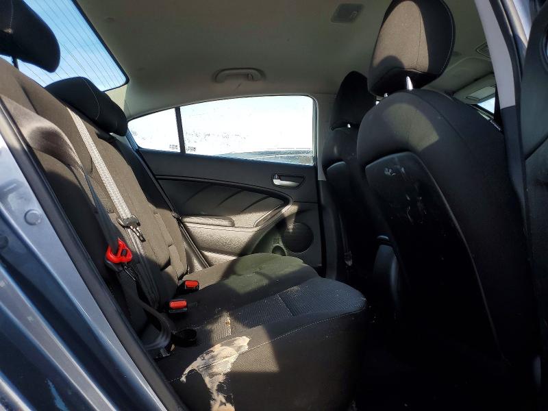 Photo 10 from auction – 2017 KIA FORTE LX with VIN 3KPFK4A76HE119987