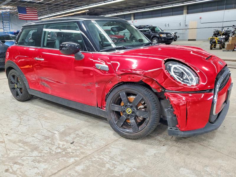 Photo 4 from auction – 2023 MINI COOPER with VIN WMW13DJ02P2T82321