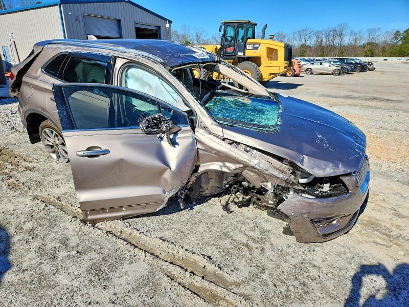 Photo 4 from auction – 2019 LINCOLN MKC with VIN 5LMCJ2C92KUL43638