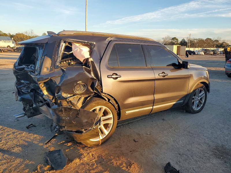 Zdjęcie 3 z aukcji – 2017 FORD EXPLORER X z VIN 1FM5K7D82HGB28117