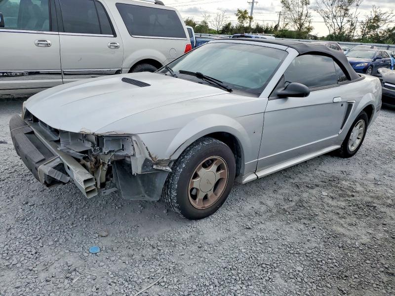 FORD MUSTANG 2000 with VIN 1FAFP4447YF221538 - Photo from auction