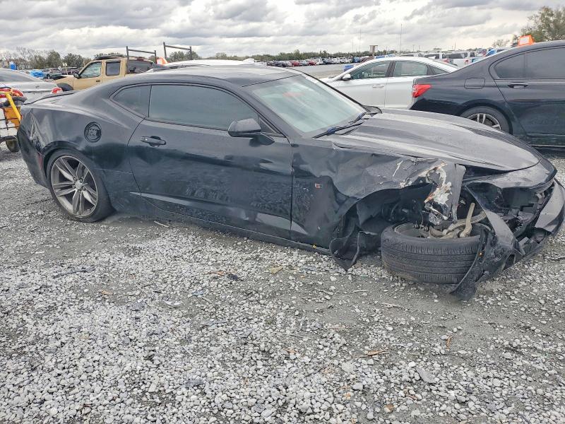 Photo 4 from auction – 2017 CHEVROLET CAMARO LT with VIN 1G1FB1RX4H0186687