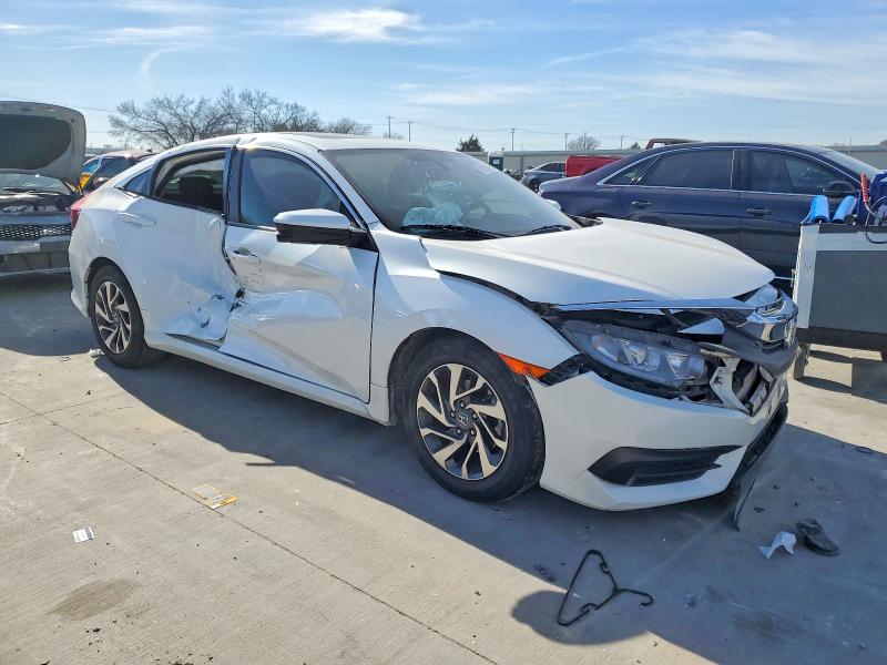 صورة رقم 4 من المزاد - 2017 HONDA CIVIC EX مع VIN 19XFC2F78HE056692