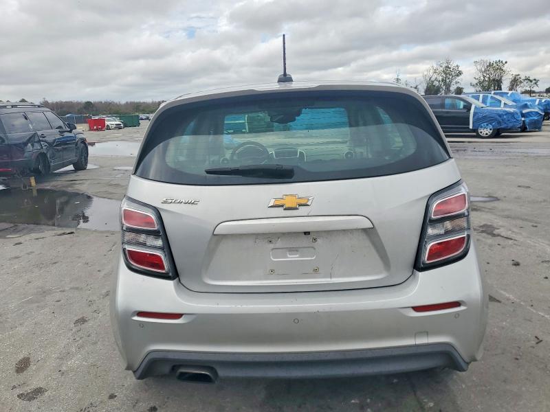 Photo 6 from auction – 2020 CHEVROLET SONIC with VIN 1G1JG6SB5L4123865