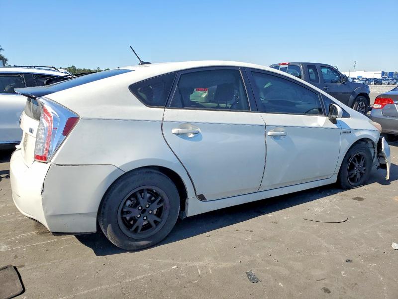 صورة رقم 3 من المزاد - 2015 TOYOTA PRIUS مع VIN JTDKN3DU3F1994574
