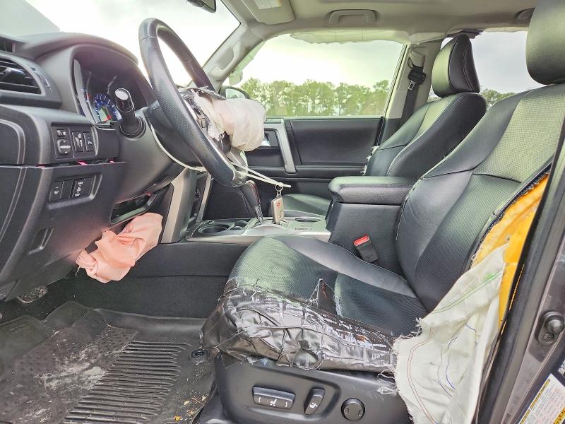 Photo 7 from auction – 2017 TOYOTA 4RUNNER with VIN JTEZU5JR3H5155402