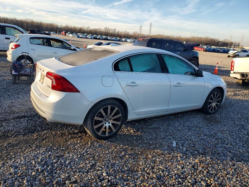 Photo 3 from auction – 2017 VOLVO S60 with VIN LYV402HK7HB133243