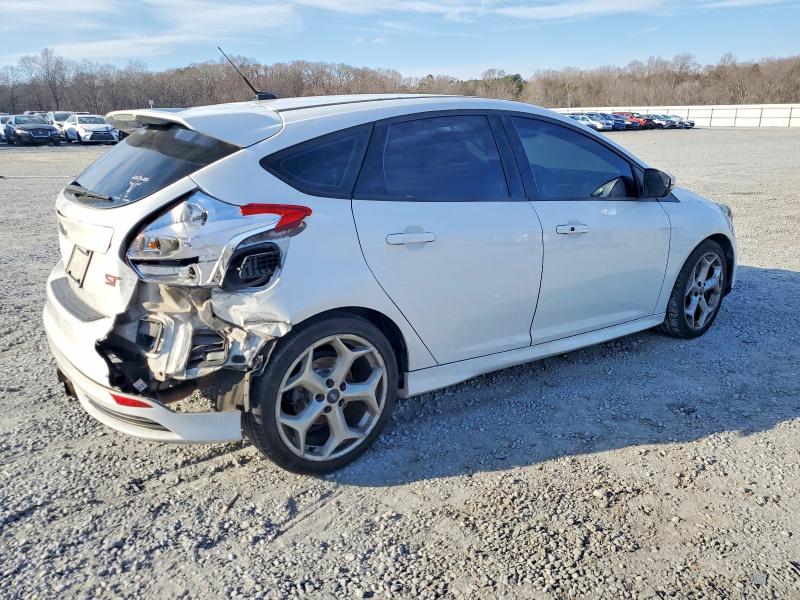 Photo 3 from auction – 2014 FORD FOCUS with VIN 1FADP3L90EL312422