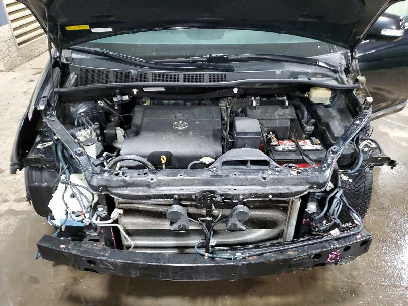 Photo 12 from auction – 2016 TOYOTA SIENNA XLE with VIN 5TDDK3DC1GS137800