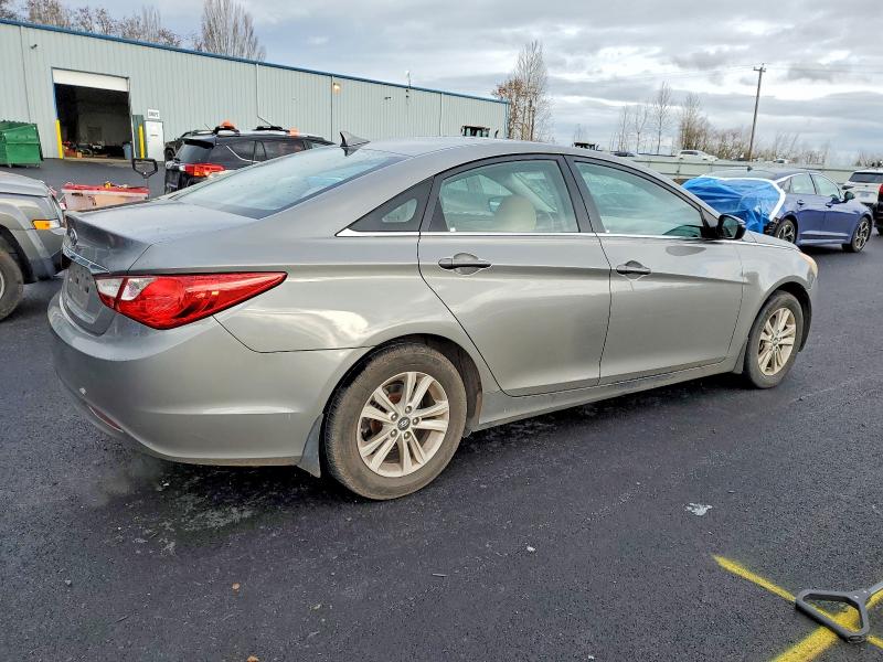 Photo 3 from auction – 2011 HYUNDAI SONATA GLS with VIN 5NPEB4AC5BH110502