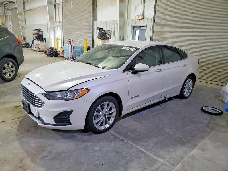 FORD FUSION SE 2019 with VIN 3FA6P0LU2KR241670 - Photo from auction