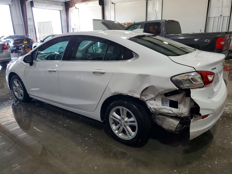 Photo 2 from auction – 2018 CHEVROLET CRUZE LT with VIN 1G1BE5SM8J7240969
