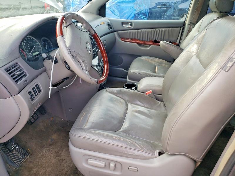 Photo 7 from auction – 2005 TOYOTA SIENNA XLE with VIN 5TDZA22C05S270115
