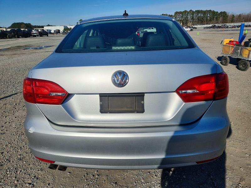 Photo 6 from auction – 2013 VOLKSWAGEN JETTA SE with VIN 3VWDP7AJ7DM209698