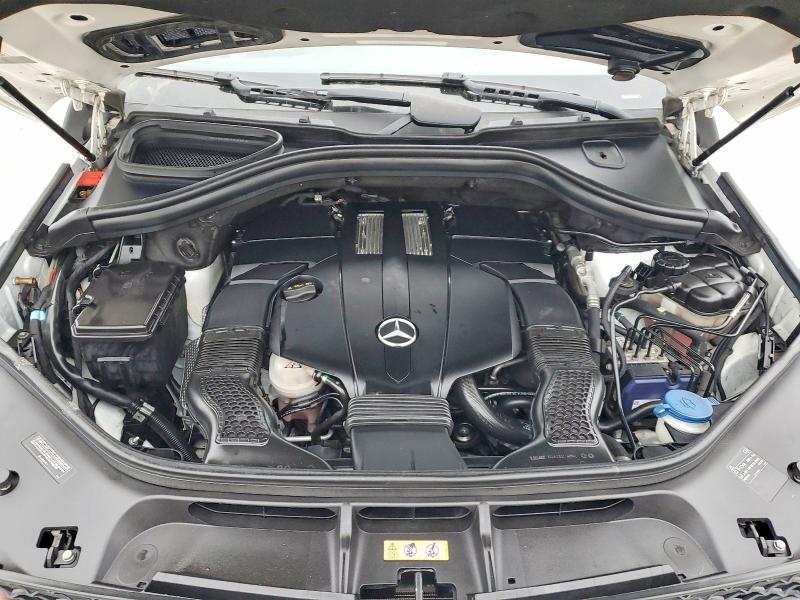 Photo 12 from auction – 2015 MERCEDES-BENZ GL with VIN 4JGDF6EE2FA477700