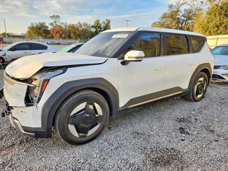 KIA EV9 LIGHT 2024 with VIN KNDAA5S25R6044275 - Photo from auction
