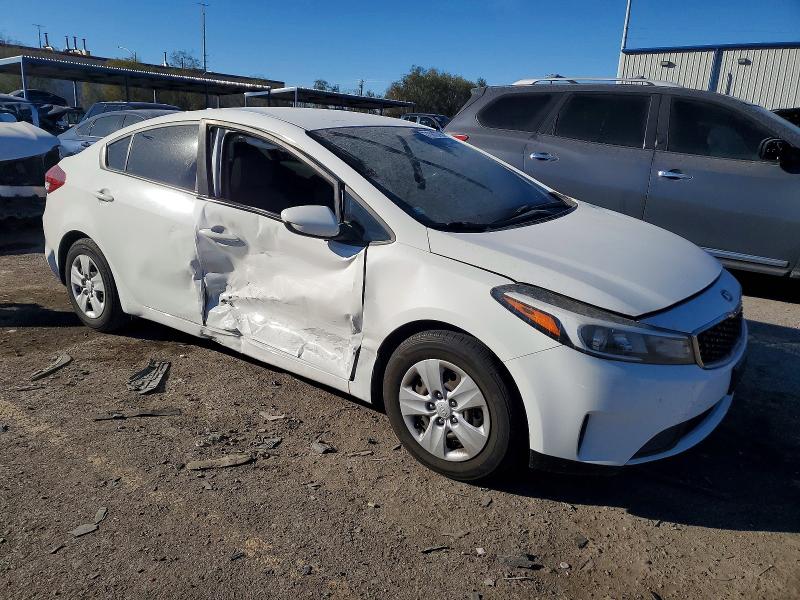 Photo 4 from auction – 2017 KIA FORTE LX with VIN 3KPFK4A77HE067429