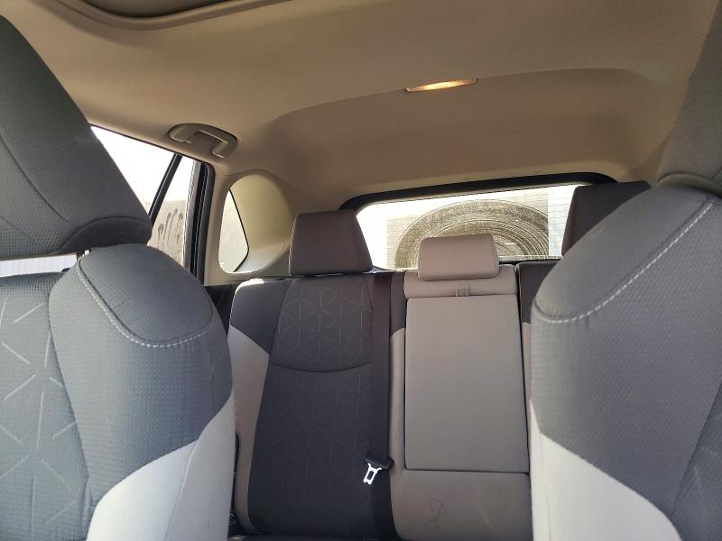 Photo 10 from auction – 2019 TOYOTA RAV4 XLE with VIN JTMW1RFV0KD009243