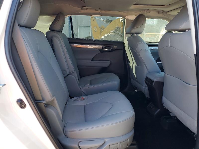Photo 11 from auction – 2024 TOYOTA HIGHLANDER with VIN 5TDKDRAH3RS549403