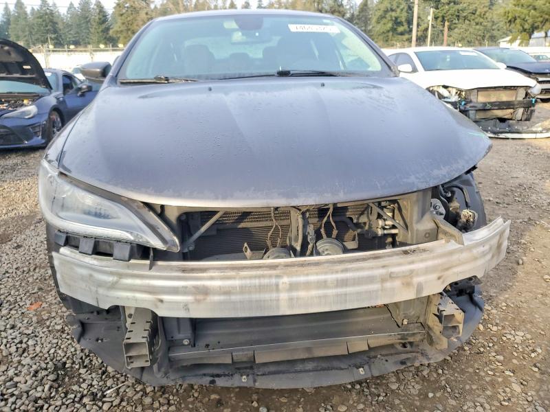 Photo 5 from auction – 2015 CHRYSLER 200 LIMITE with VIN 1C3CCCABXFN662772