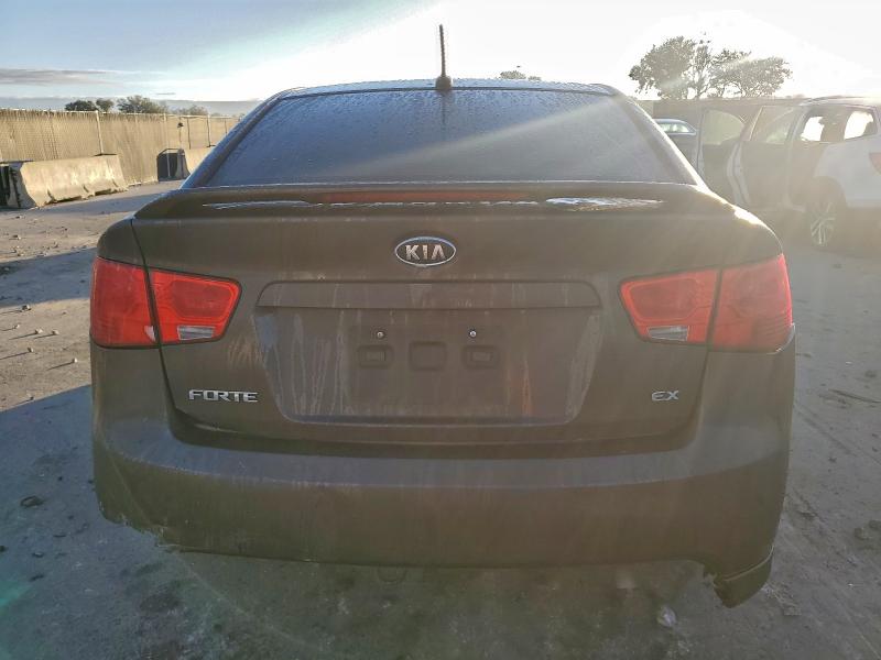 Фото 6 с аукциона – 2012 KIA FORTE EX с VIN KNAFU4A2XC5552325