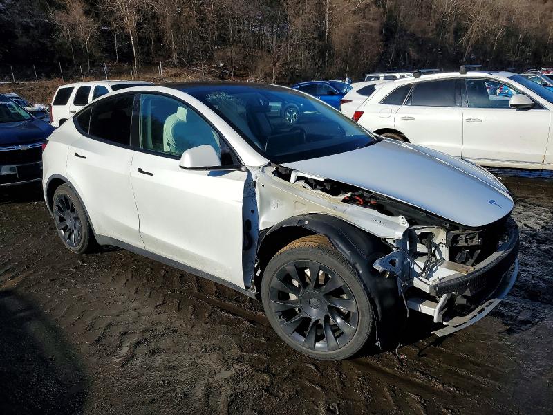 Photo 4 from auction – 2021 TESLA MODEL Y with VIN 5YJYGAEE1MF111463