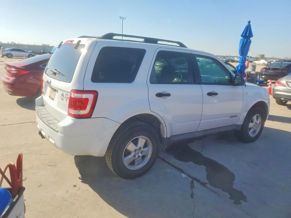 Photo 3 from auction – 2008 FORD ESCAPE XLT with VIN 1FMCU031X8KE48862