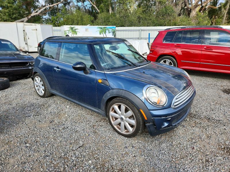 Photo 4 from auction – 2010 MINI COOPER with VIN WMWMF3C51ATU79213