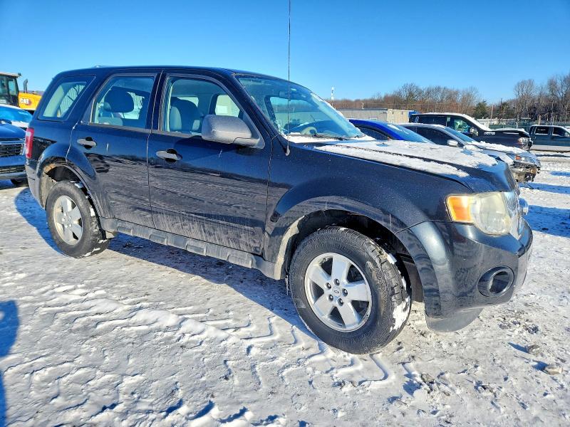 Photo 4 from auction – 2011 FORD ESCAPE XLS with VIN 1FMCU0C71BKB50941