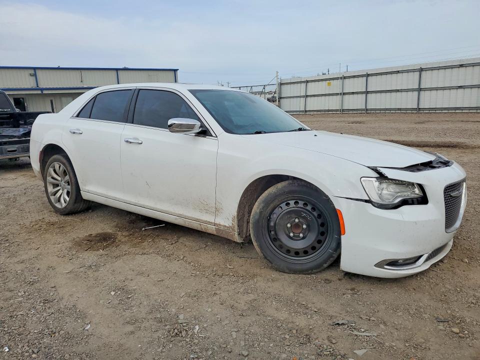 Photo 4 from auction – 2017 CHRYSLER 300C with VIN 2C3CCAET8HH552418