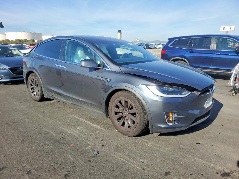 Photo 4 from auction – 2018 TESLA MODEL X with VIN 5YJXCAE20JF112922