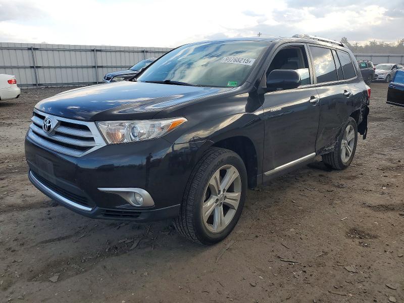 TOYOTA HIGHLANDER 2013 with VIN 5TDDK3EH9DS227993 - Photo from auction