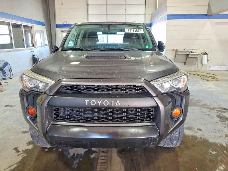 Photo 5 from auction – 2010 TOYOTA 4RUNNER SR with VIN JTEBU5JR1A5018031