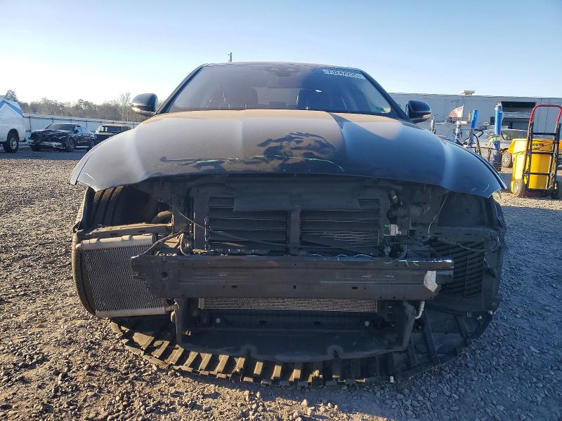 Photo 5 from auction – 2018 JAGUAR XE with VIN SAJAR4FX7JCP38806